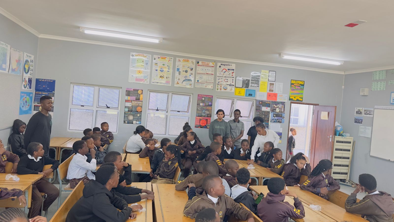 Students playing Tangabl Tanks